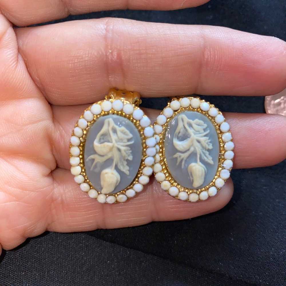 Alice Caviness Earrings Cameo Carved Tulips Vinta… - image 3