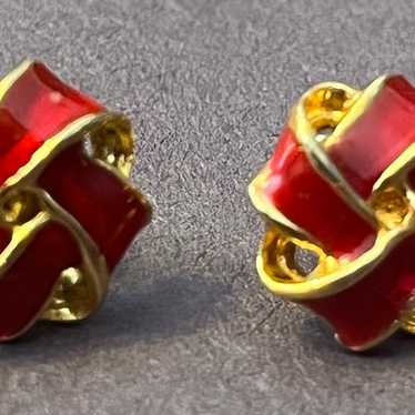 VINTAGE SMALL RED ENAMEL EARRINGS hotsell LOVE KNOT JEWELRY 1/2”