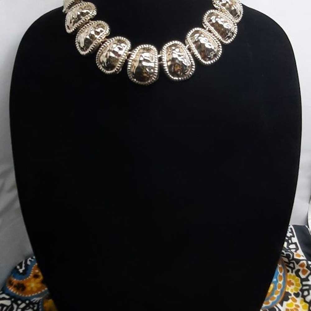 Hammered texture chunky choker necklace - image 5