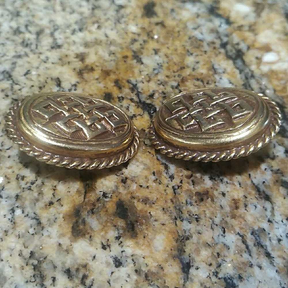 Vintage Ben Amun Clip On Earrings Gold Tone Signed - image 2