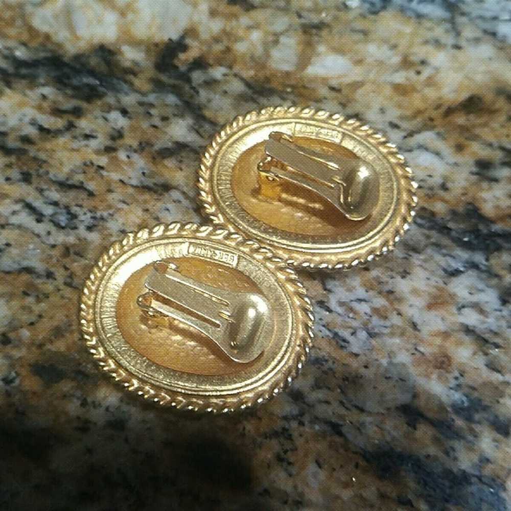 Vintage Ben Amun Clip On Earrings Gold Tone Signed - image 4