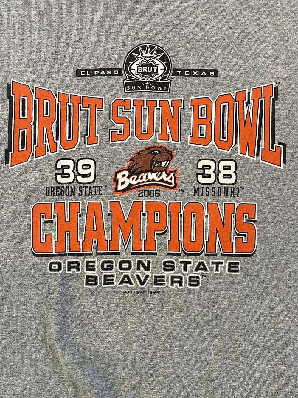 Gildan × Ncaa × Vintage 2006 Oregon State Sun Bow… - image 4