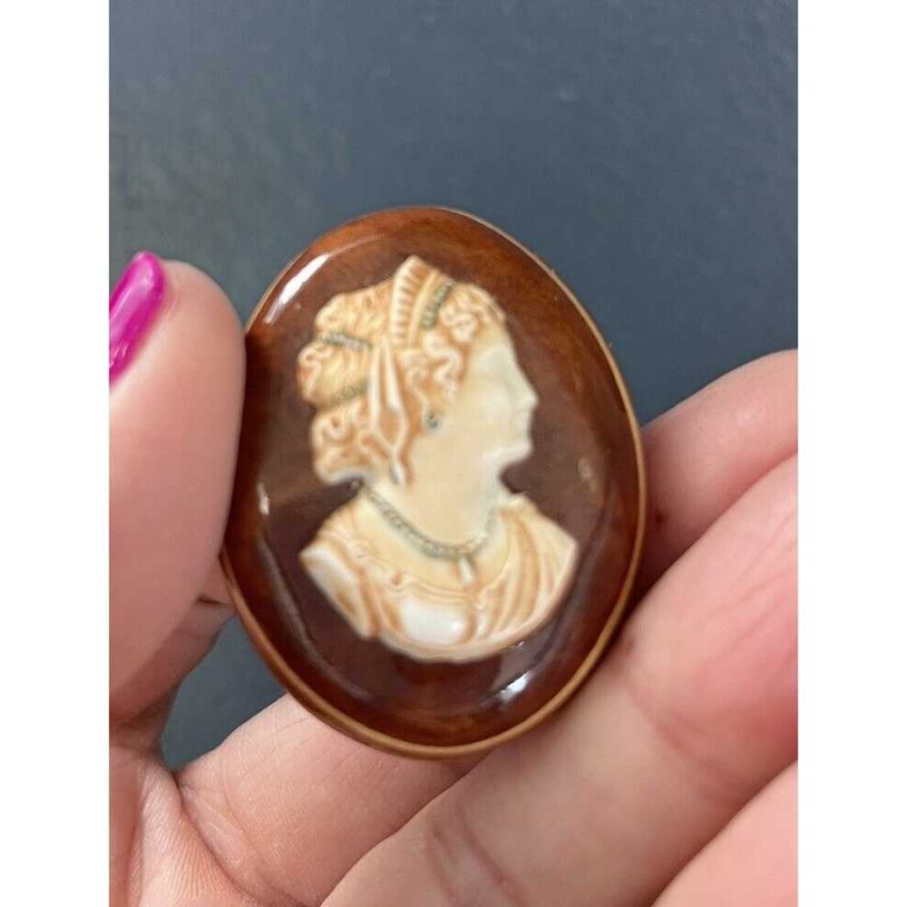 Cameo Mounted Banded 2 Tone Wood Hand Crafted Vin… - image 1