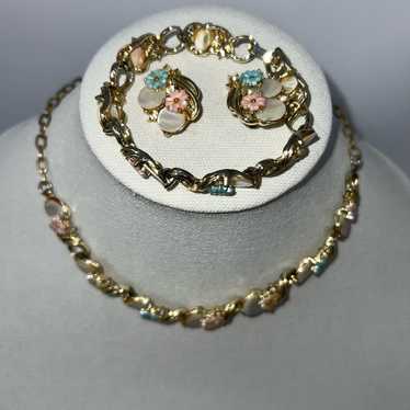 Vintage Necklace and Bracelet and Clip on Earring… - image 1