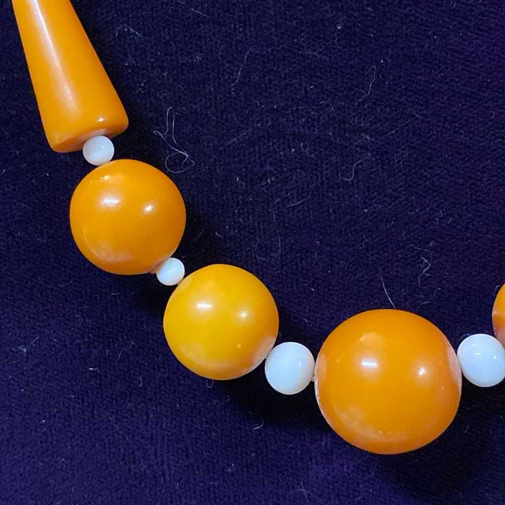 Vintage Bakelite Necklace - image 2