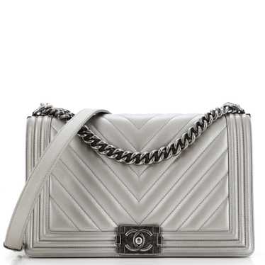 CHANEL Boy Flap Bag Chevron Caviar New Medium