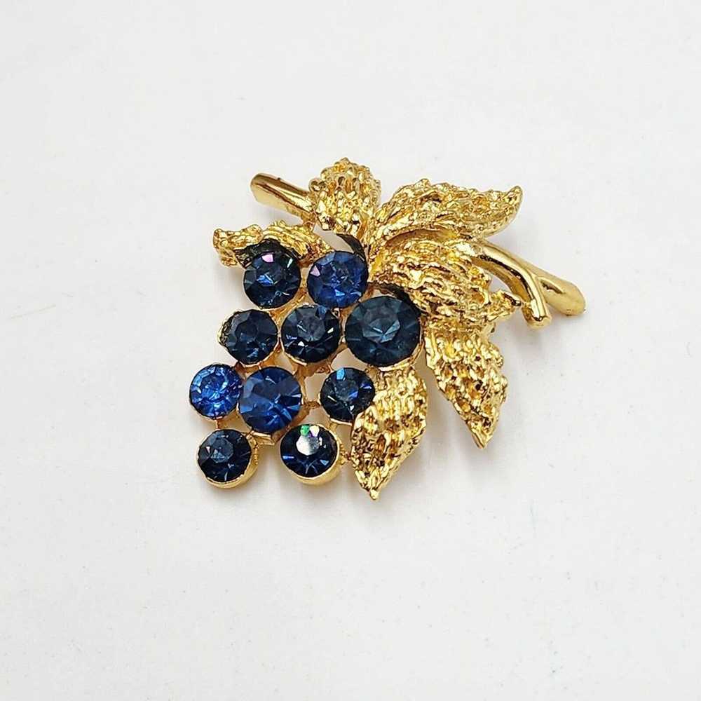 Vintage CROWN TRIFARI Blue Sapphire Rhinestone Gr… - image 1