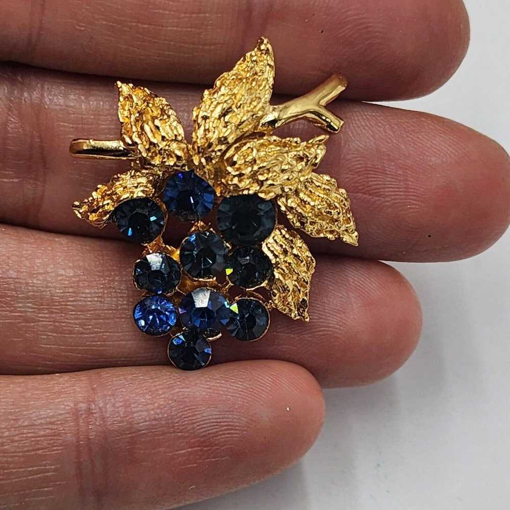 Vintage CROWN TRIFARI Blue Sapphire Rhinestone Gr… - image 2