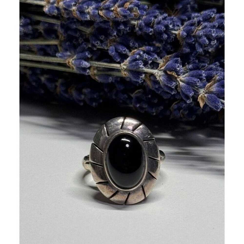 925 STERLING SILVER ONYX RING SIZE 8.5 - image 2