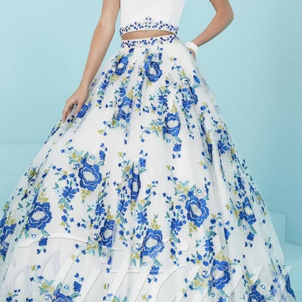 Tiffany prom dress - image 3