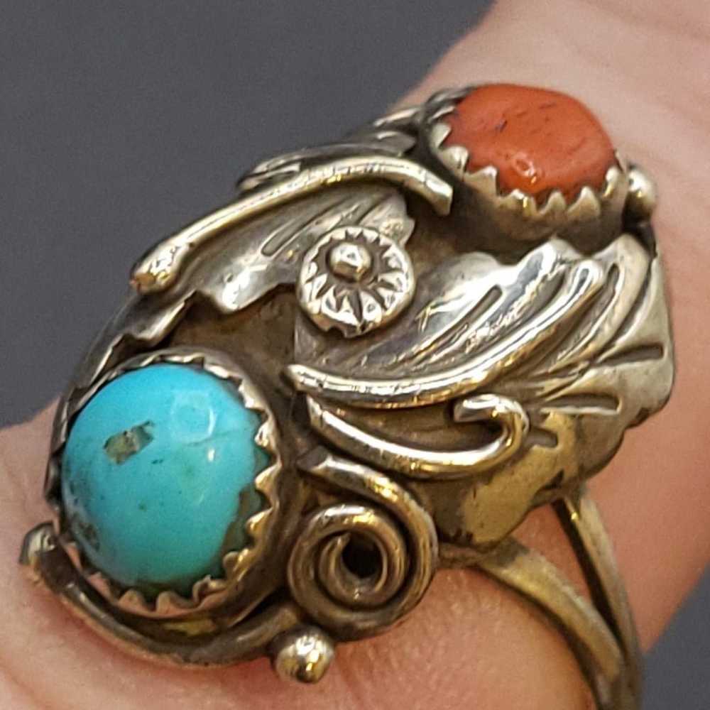 BEAUTIFUL VINTAGE TURQUOISE AND CORAL RING # 622 - image 1