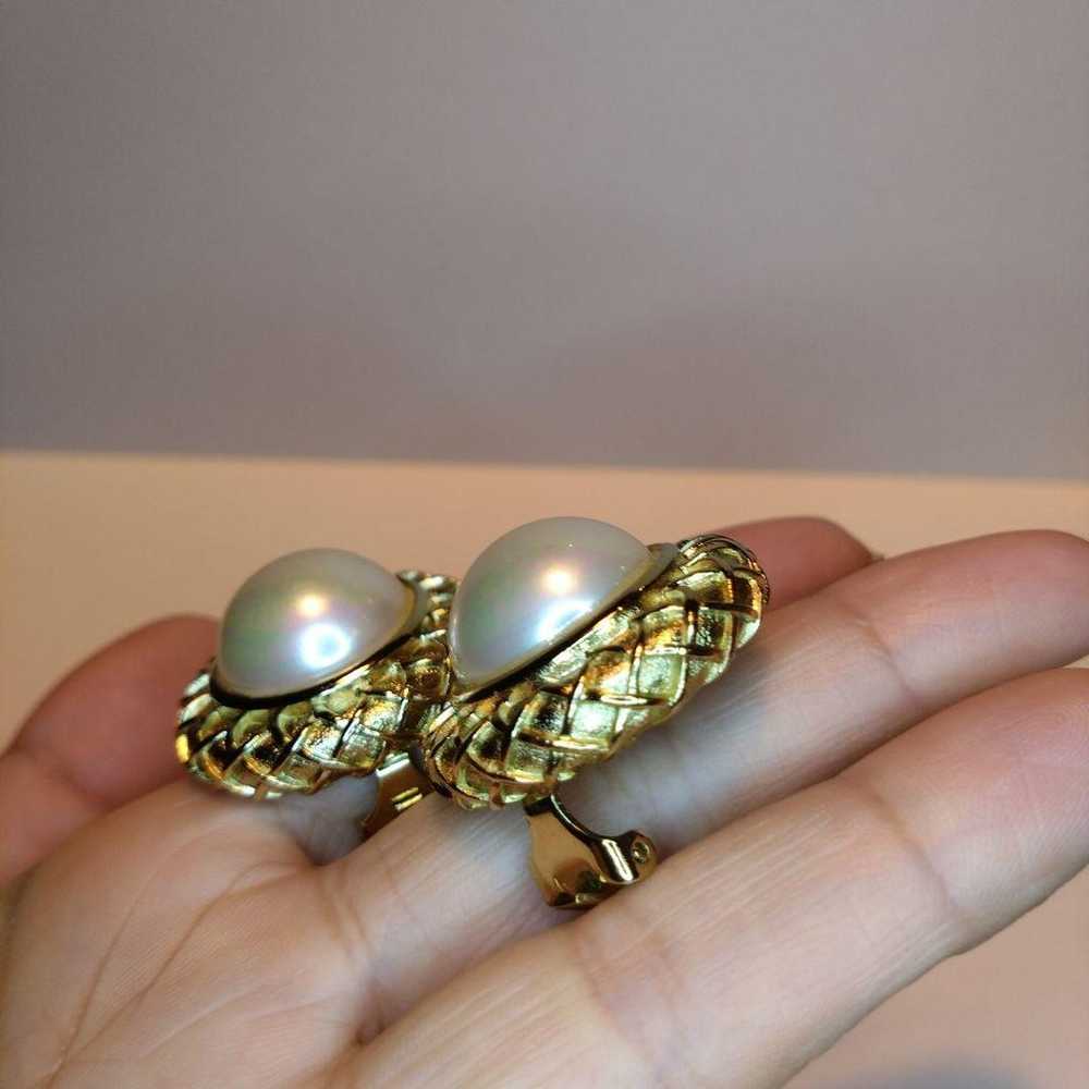 Burberry Vintage Pearl-like Earrings Gold - image 9