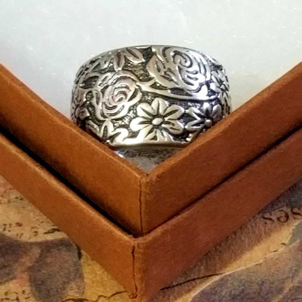 Silpada Sterling Silver Floral Band Ring, Sz 8.5 - image 2