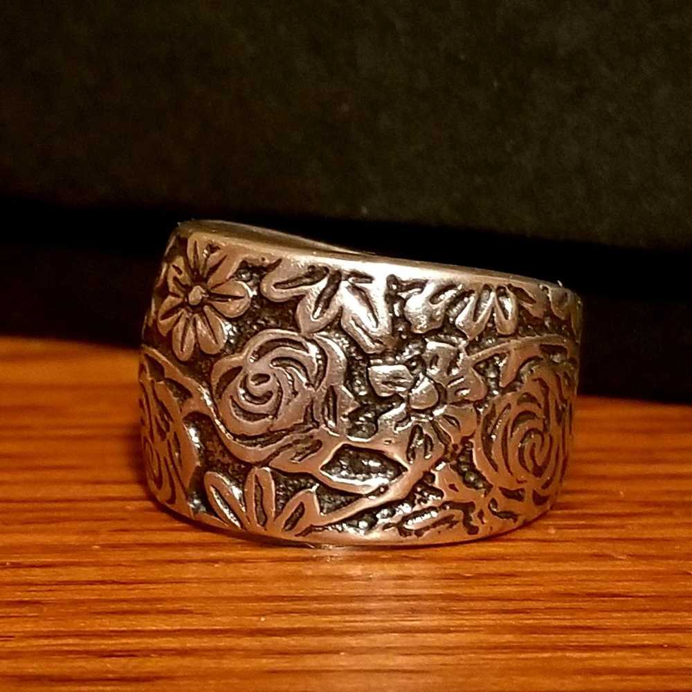 Silpada Sterling Silver Floral Band Ring, Sz 8.5 - image 7