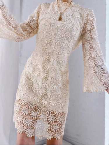 60s crème scallop daisy lace mini dress