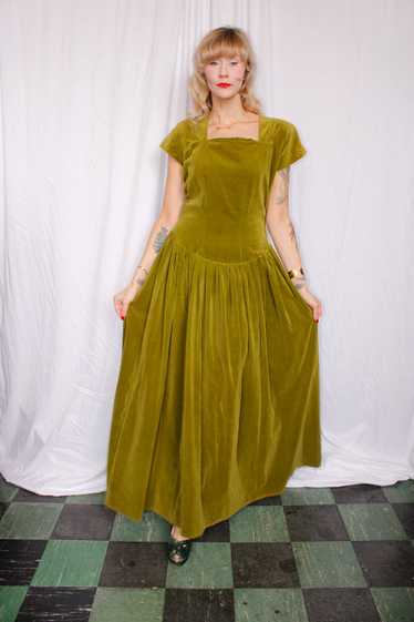 1940s Pistachio Green Velvet Gown - M/L