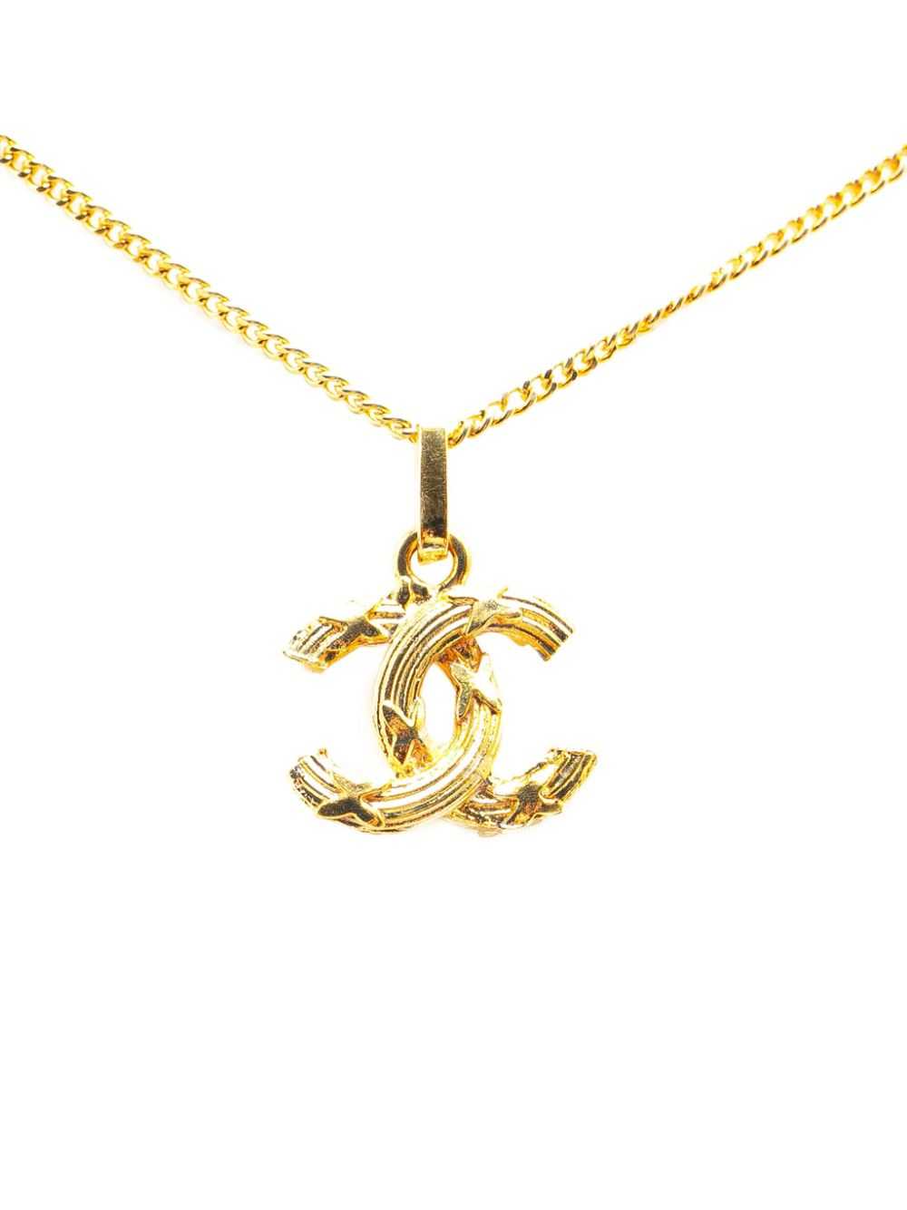 CHANEL Pre-Owned 1970-1980 Gold Plated CC Pendant… - image 2