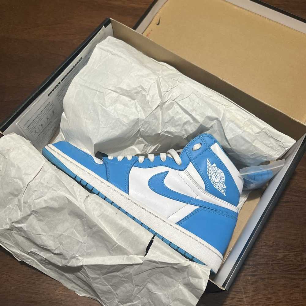 Nike Air Jordan 1 UNC Retro High - image 11