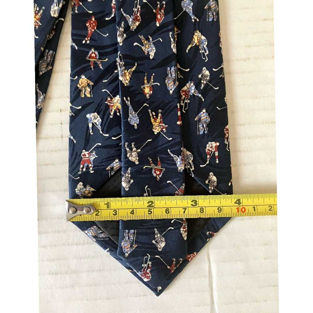 Vintage Silk Jacquard Necktie Featuring Repeat Pa… - image 7