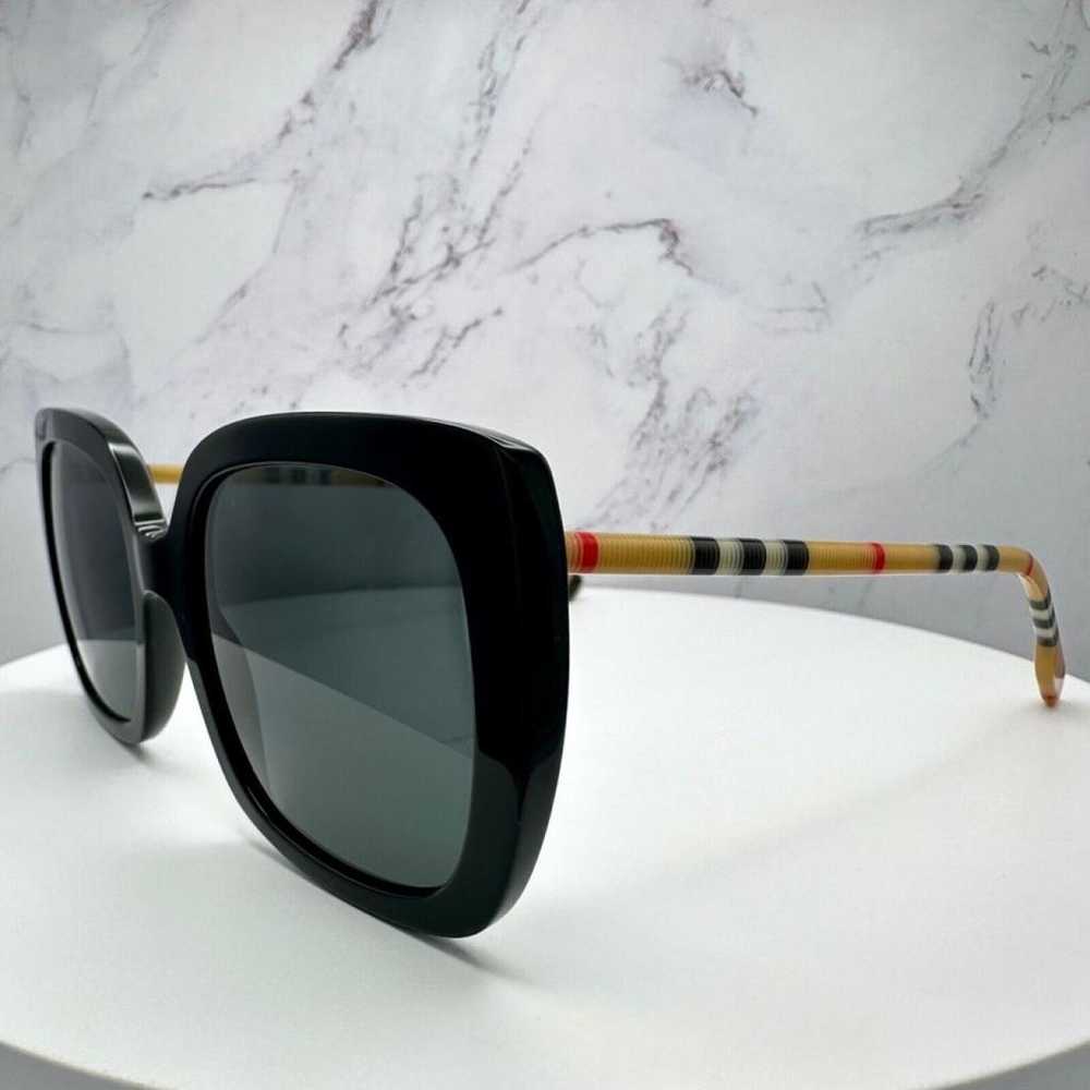 Burberry Sunglasses - image 6