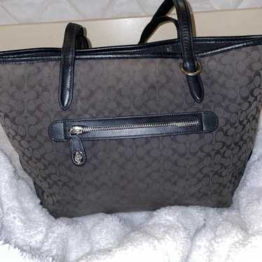 Coach signature Taylor Tote