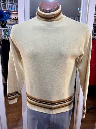 60’s Beige Monk Neck Sweater With Brown Stripe Col