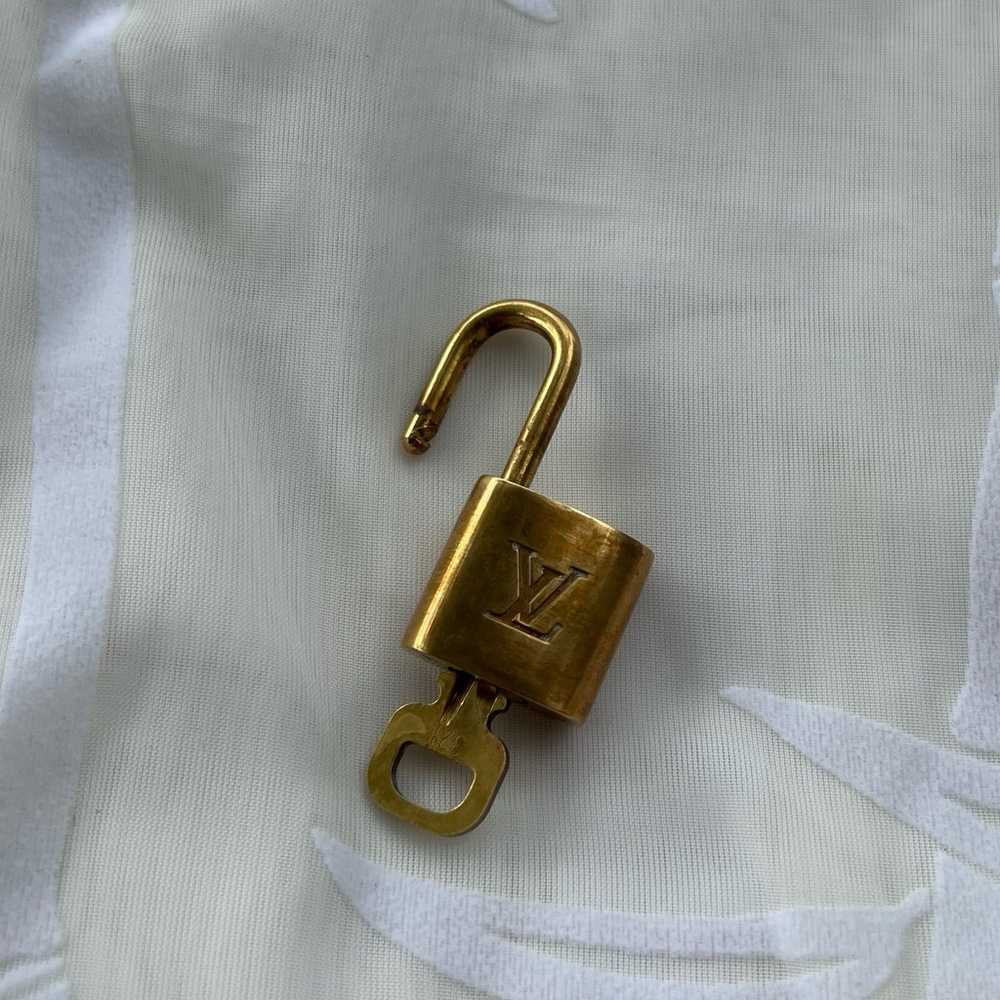 Louis Vuitton Brass Lock and Key 321 - image 12