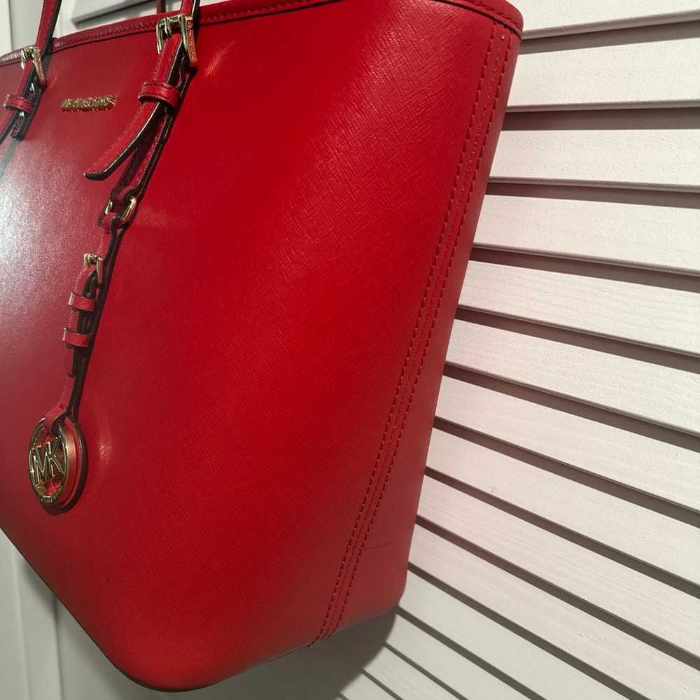 EUC Michael Kors Extra large Red Tote with MK gol… - image 4