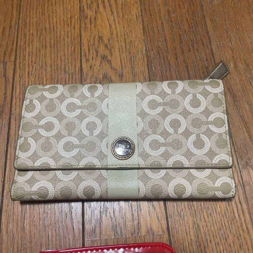 COACH Coach bag, wallet, and accessory set for sa… - image 4