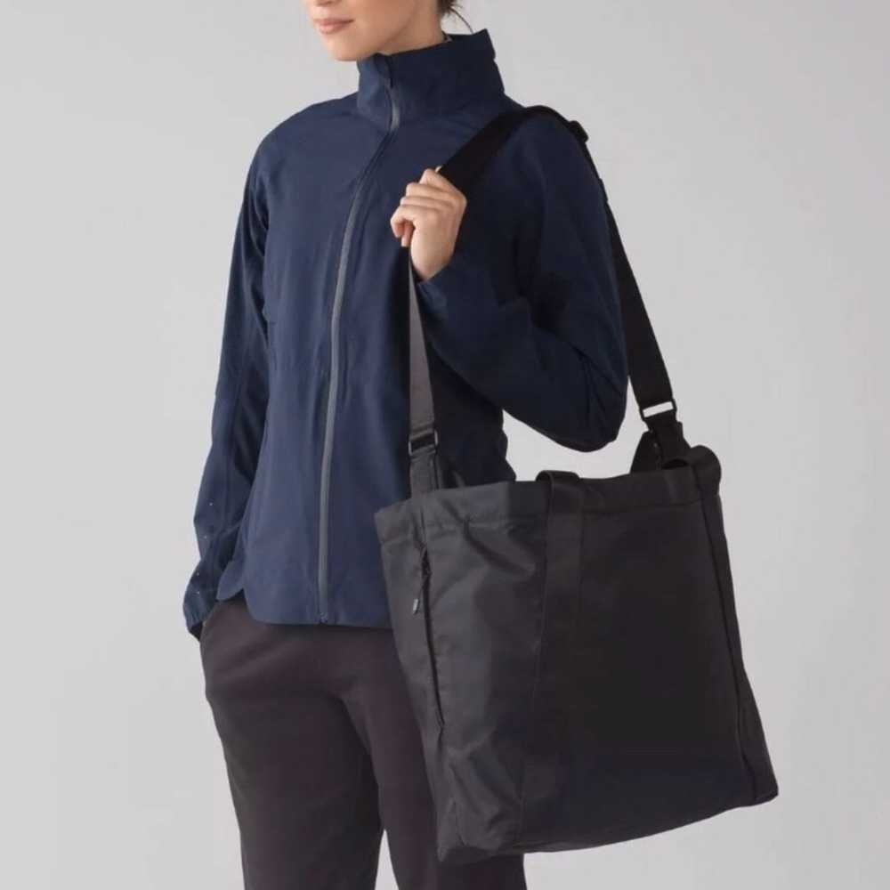 Lululemon carry the day bag - image 1