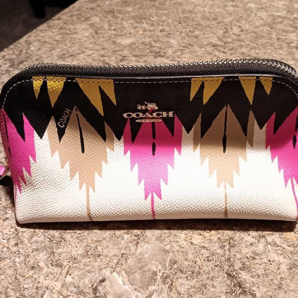 Coach cosmetic case - image 10