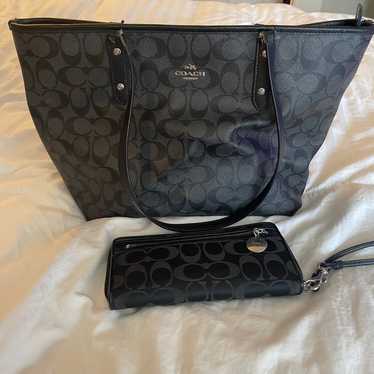 Coach purse and wallet set