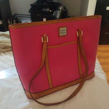 Dooney & offers Bourke Rose Garden Pink Leisure Shopper shoulder bag