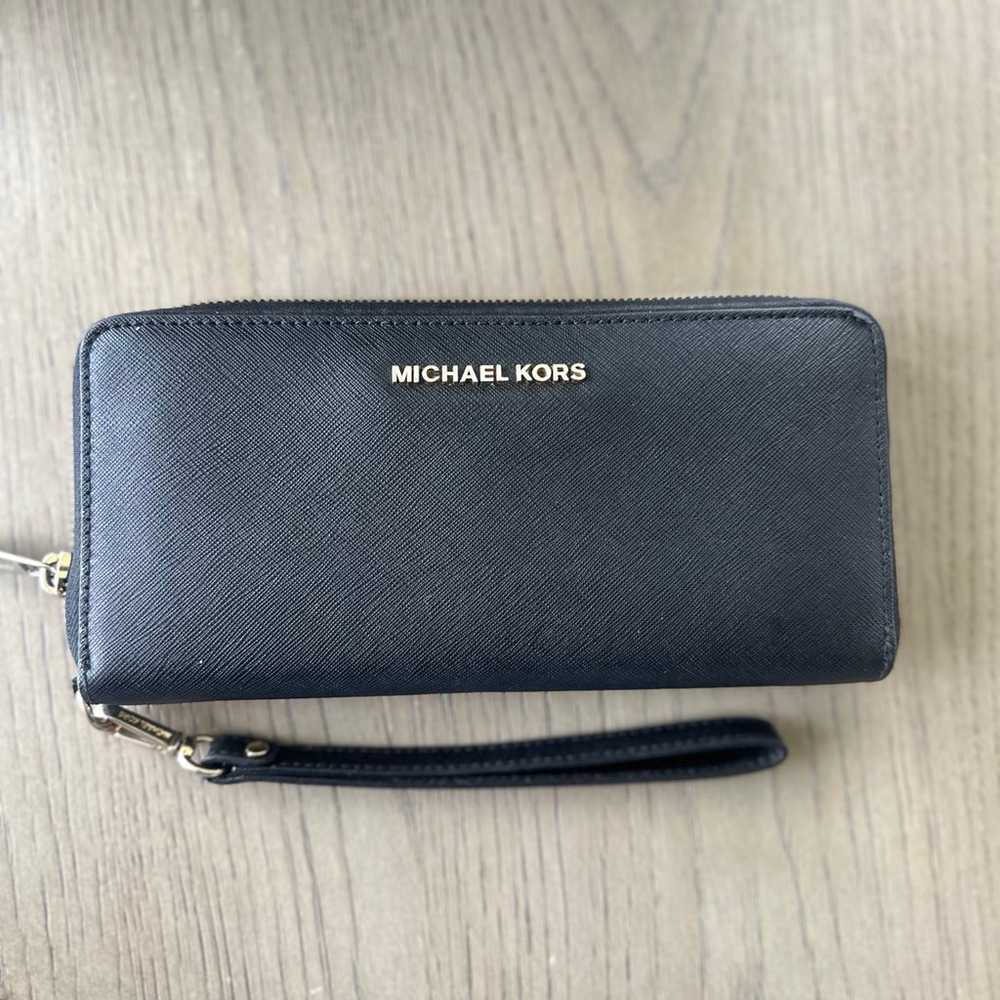 Michael Kors purse and wallet - image 11