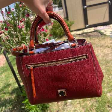 Dooney & Bourke Maxi Quilt Ruby 2024 Satchel in Bordeaux Brown Tmoro Signature Fabric