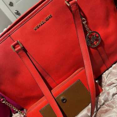 Michael Kors tote bag and wallet