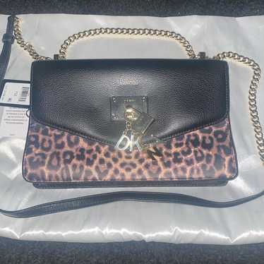 DKNY Womens Elissa Leopard Shoulder Flap Bag Size… - image 1