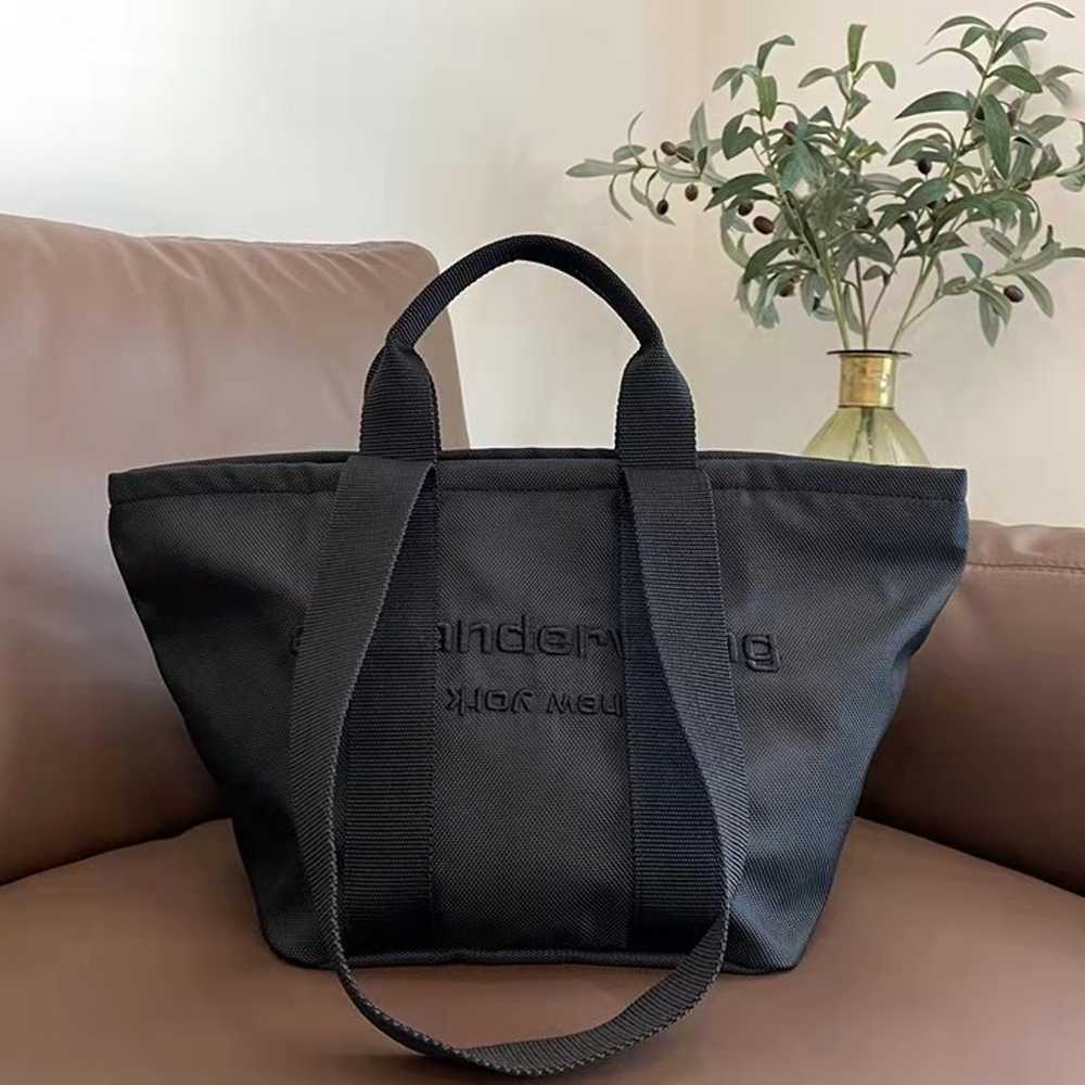 Tote - image 1