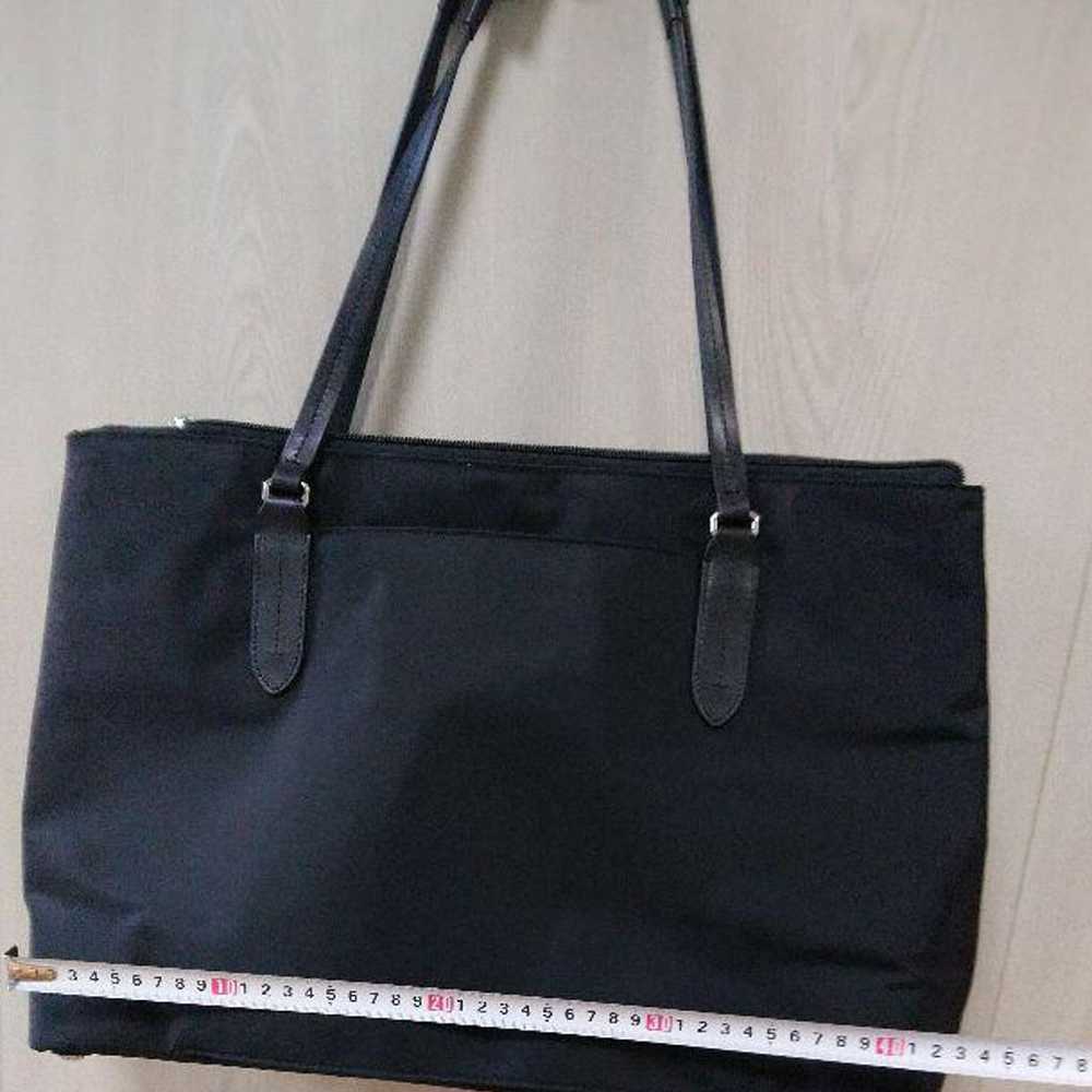 TUMI Nylon Tote Bag [One place with scratches] - image 4