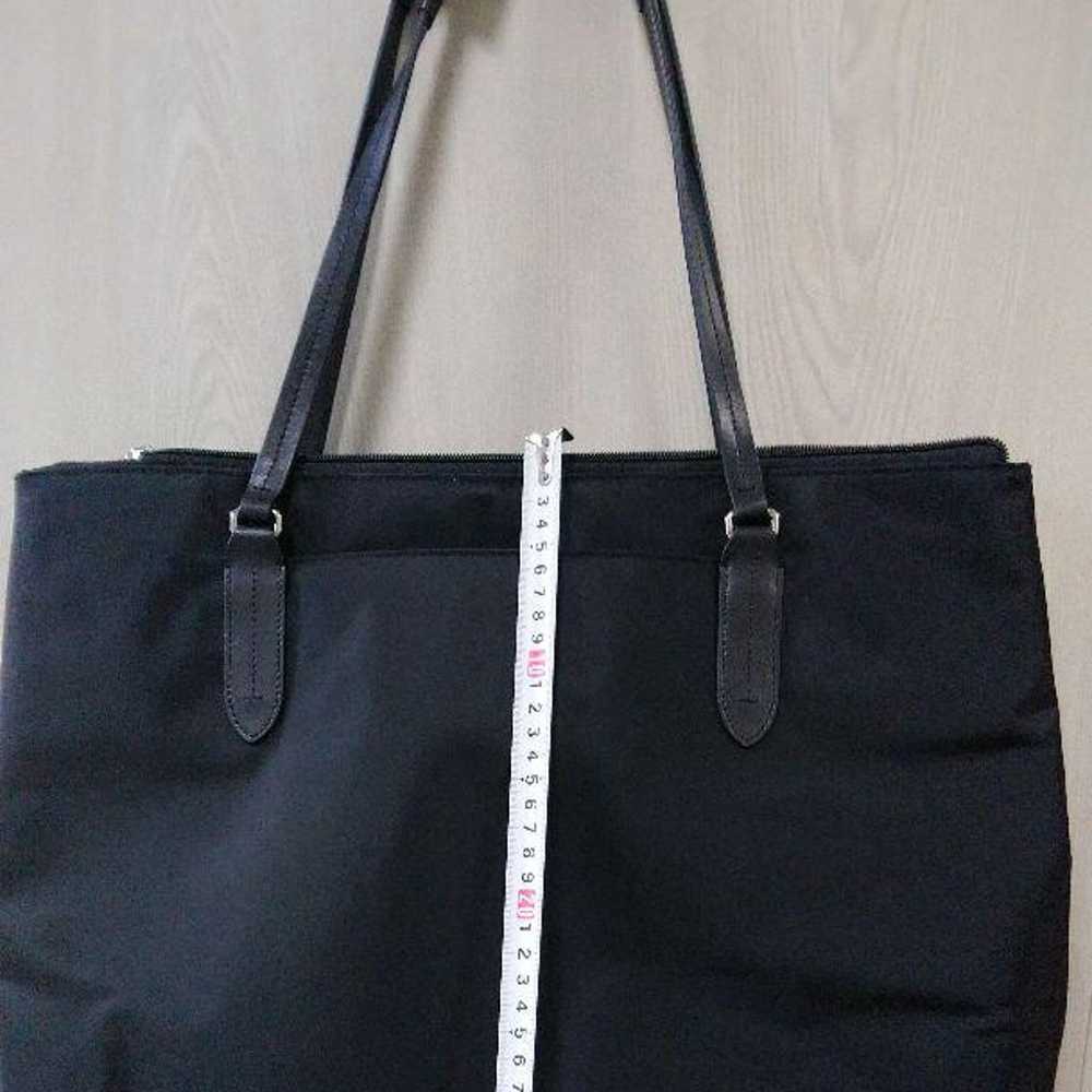 TUMI Nylon Tote Bag [One place with scratches] - image 5