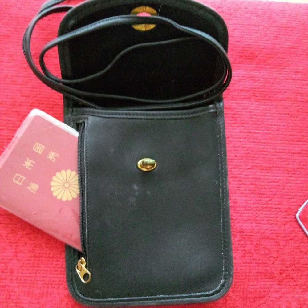 Coach's passport bag. - image 3