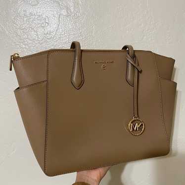 Michael Kors Marilyn Medium Saffiano Leather Tote 