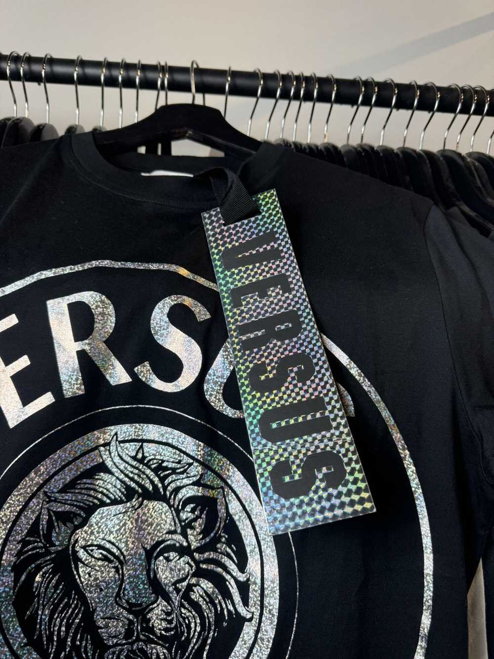 Versace × Versus Versace x Versus Foil Lion NWT T… - image 3