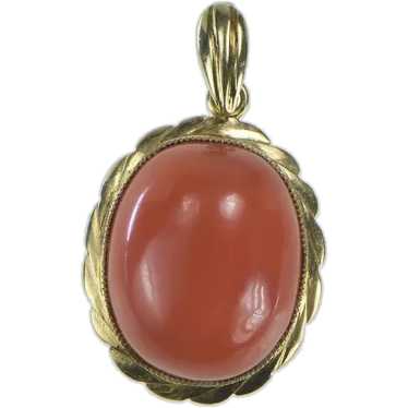 14K Vintage Coral Cabochon Scalloped Trim Pendant… - image 1