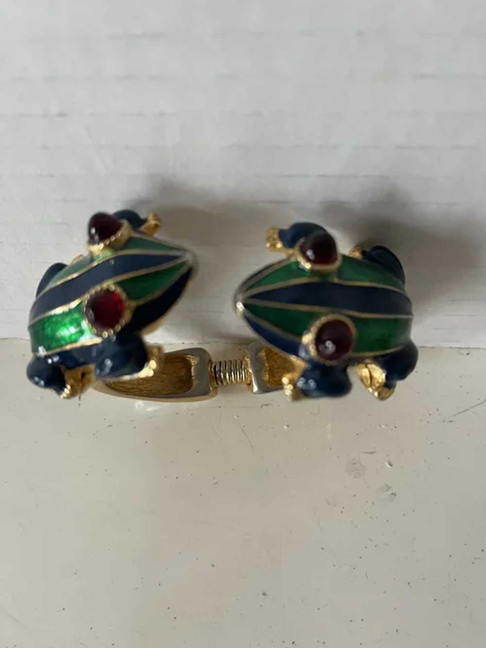 Kenneth Jay Lane Enamel Bracelet Kissing Frogs - image 2