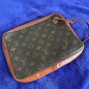 Authentic Louis Vuitton monogram pochette