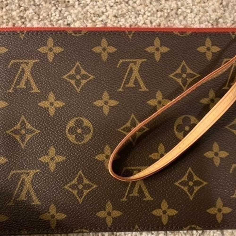 Louis Vuitton Purse - image 4