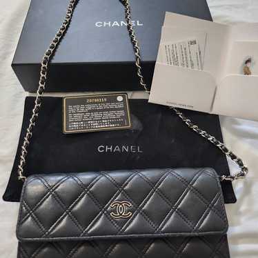 Chanel wallet on chain