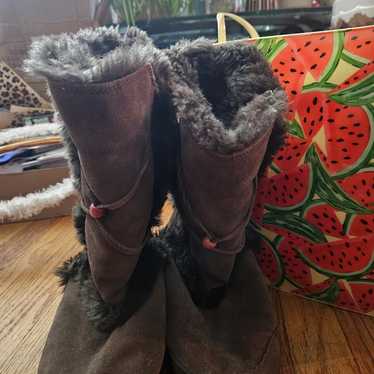 UGG SUEDE BOOTS