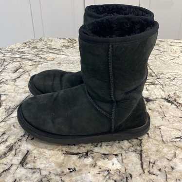 Black Ugg Australia Classic Short- Women's size 7